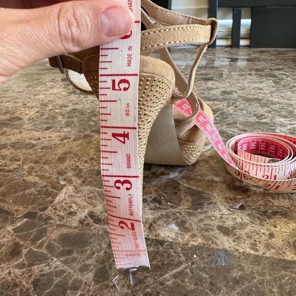 Scene Zarita Sandals Size 7 Tan Soft Suede Studded High Heel​ - Picture 13 of 13